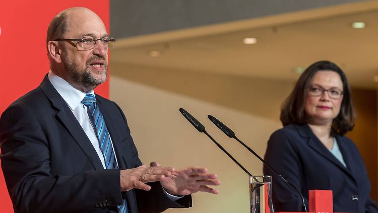 Schulz übergibt den SPD-Parteivorsitz an Nahles - das kommt nicht überall gut an.