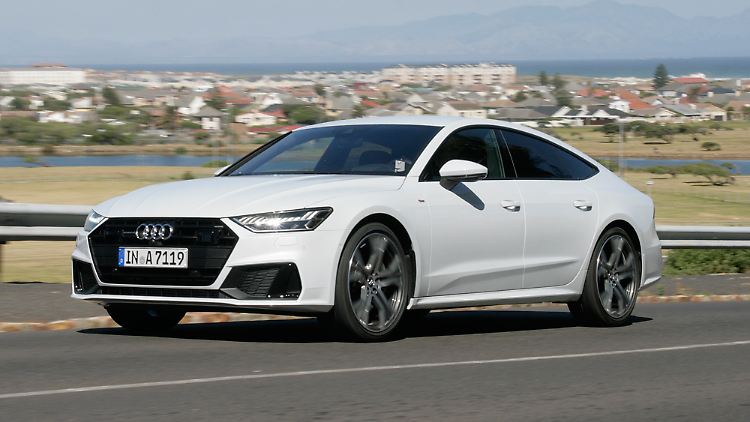 Scharfe Kanten und ein tief sitzender Grill prägen die Front des A7.