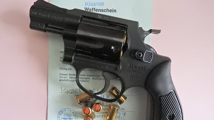 Viele Menschen verbinden den Besitz einer Waffe mit dem Schutz der eigenen Sicherheit.