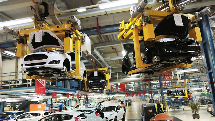 Eine Produktionshalle von Ford in Köln.