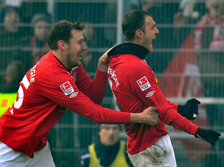 Haue für Aue: Energie Cottbus behielt im Ostduell gegen den Tabellenführer sensationell deutlich die Oberhand.