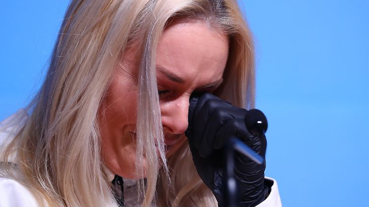 Die Trauer hat sie übermannt: Lindsey Vonn weint um ihren Großvater.