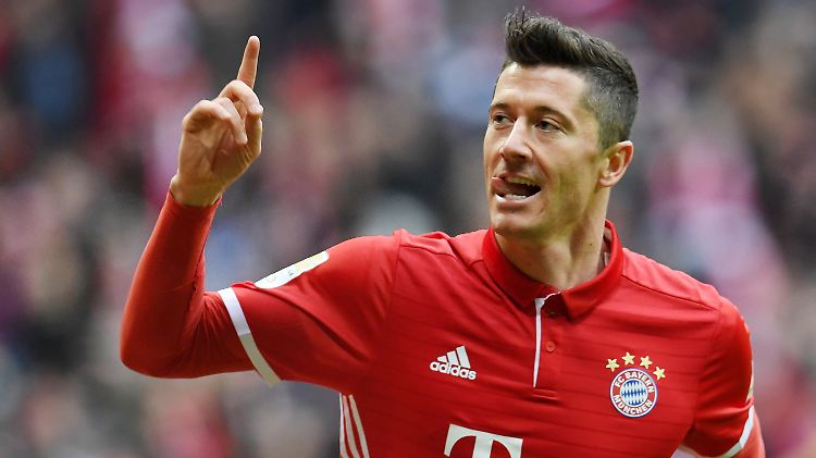 "Ich hoffe, dass der Trainer nicht eifersüchtig wird": Robert Lewandowski.