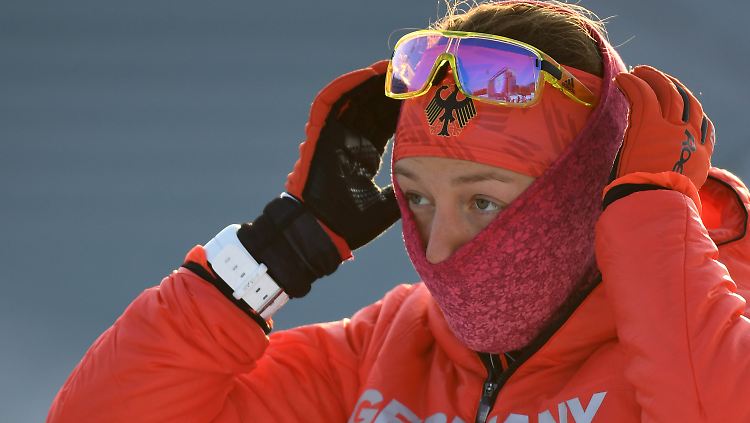 Einen freien Blick auf die Medaillen hat Biathletin Laura Dahlmeier.