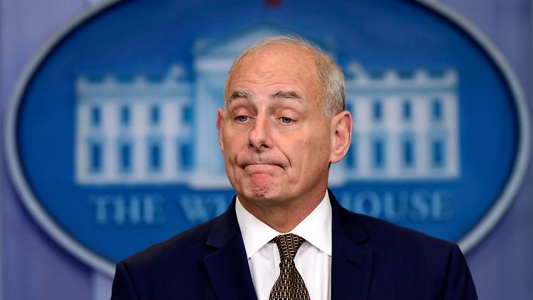 John Kelly muss sich nun einige Fragen gefallen lassen.