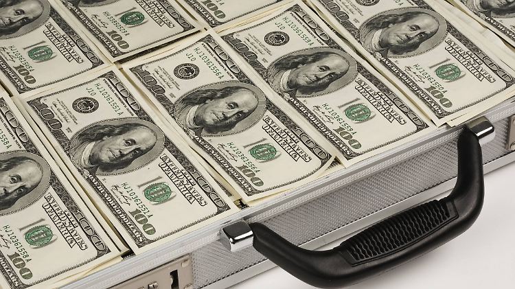 Der Russe soll 100.000 Dollar erhalten haben.