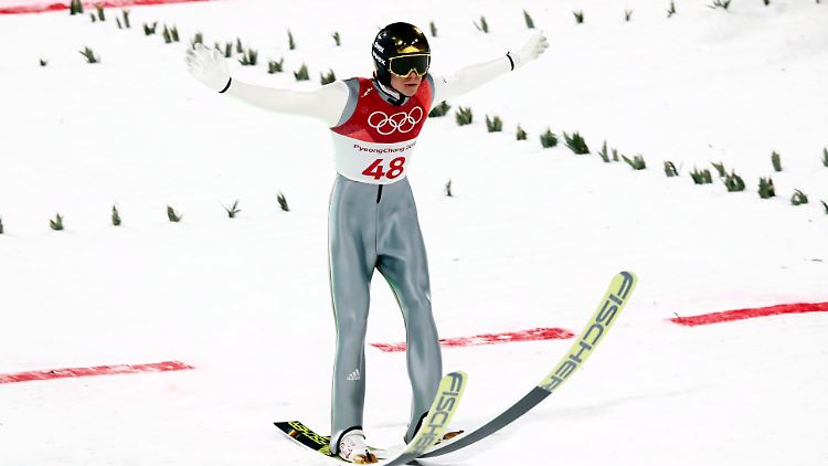 Sichere Landung trotz Windlotterie: Wellinger ist Olympiasieger.