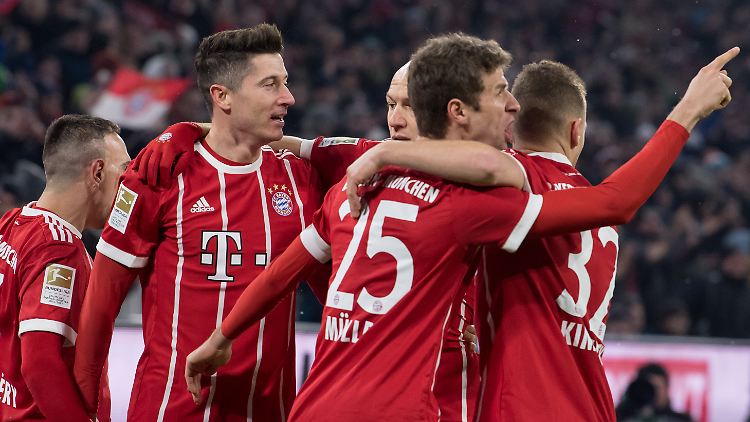 Lewandowski egalisiert einen Heynckes-Rekord.