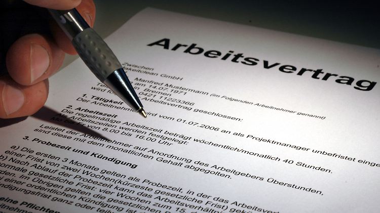 Kommt die GroKo zustande, werden Befristungen in Arbeitsverträgen seltener, sind sich Arbeitsmarktexperten sicher.