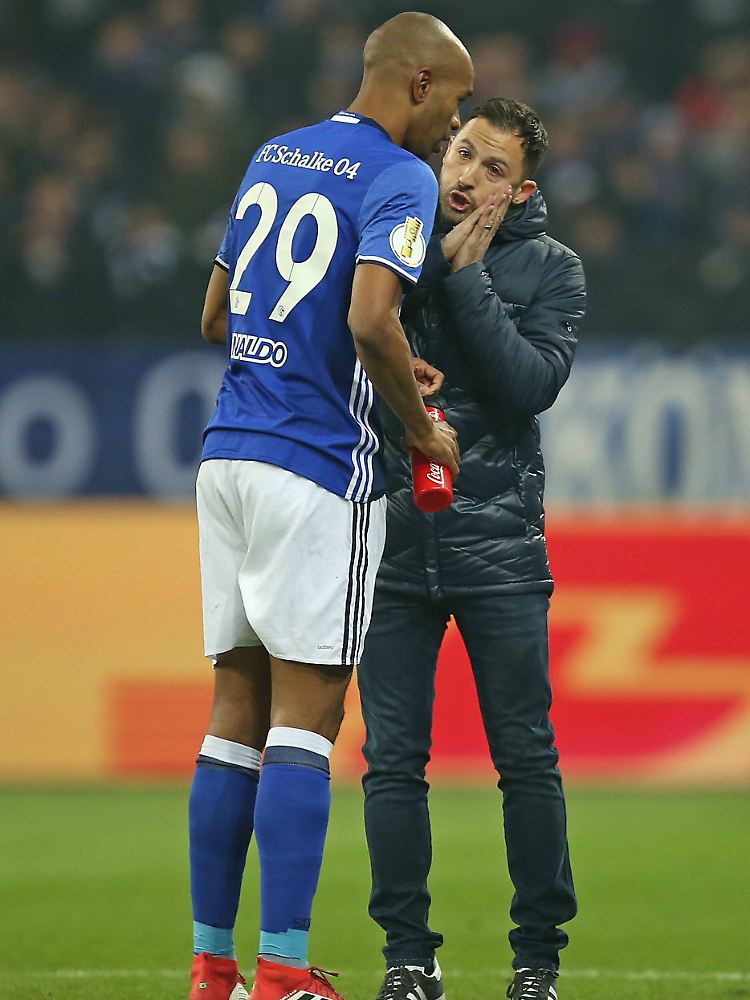 Schalke-Coach Domenico Tedesco schickte eine Spitzenmannschaft ins Spitzenspiel gegen die Bayern.
