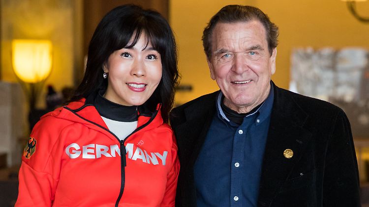 Kim und Schröder zu Besuch in Pyeongchang