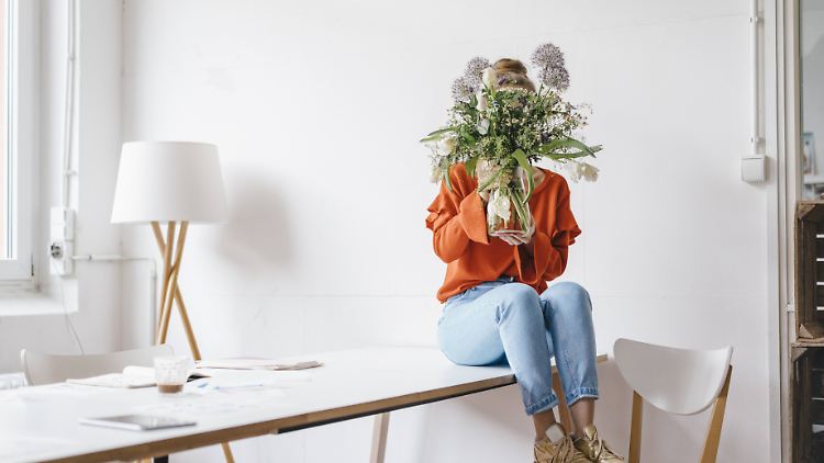 Wenn es nach Bloggern und Blumenhändlern ginge, wäre jede Wohnung immer mit frischen Blumen bestückt.