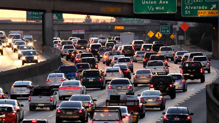 Mit 102 Staustunden im Jahr steht man in Los Angeles weltweit am längsten im Stau.