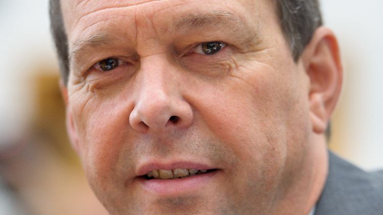 Klaus Meiser legt sein Amt nieder.