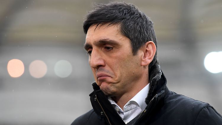 Echte Liebe? Eher blanker Hass, der Tayfun Korkut in Stuttgart entgegenschlägt.