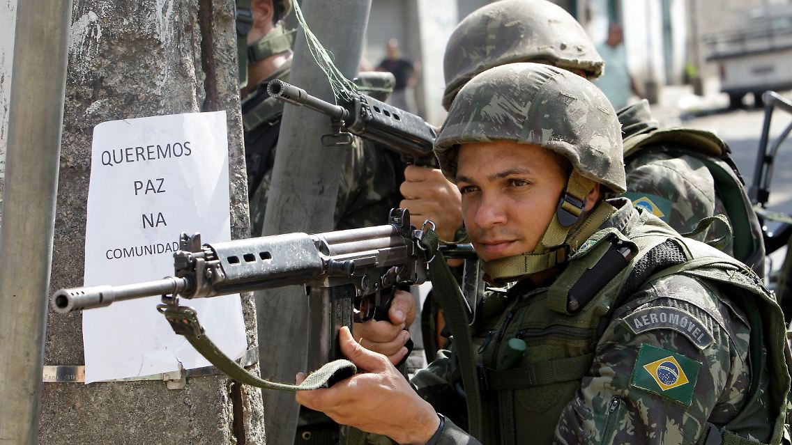 Brazil_Rio_Violence_XSI121.jpg8682703941277575404.jpg