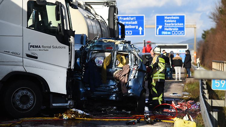 Die Anzahl der Toten bei dem Unfall ist noch unklar.