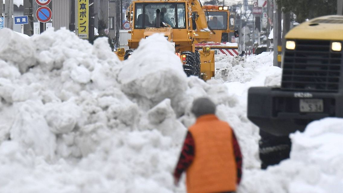 Japan versinkt im Schnee.