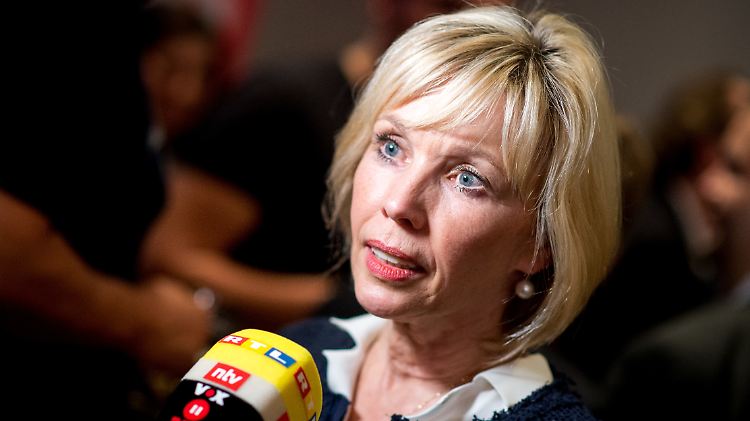 Gar nicht mal so unschuldig. Doris Schröder-Köpfs Karnevalskostüm könnte eine kleine Gemeinheit sein.