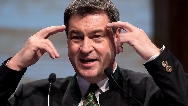 Markus Söder will der AfD das Wasser abgraben - in den Augen Laschets aber mit dem falschen Ansatz.