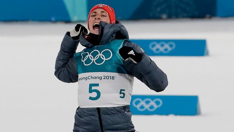 Glücklich in der südkoreanischen Kälte: Die Jacke hat Eric Frenzel hinterher nicht ausgezogen.