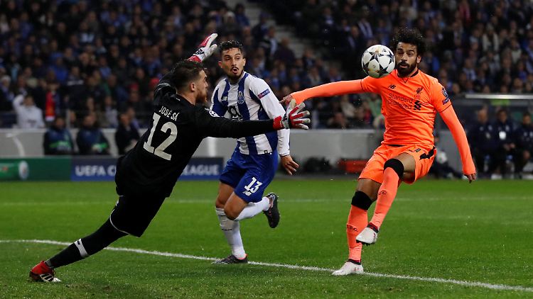Liverpools Mohamed Salah erzielte nach feiner Einzelleistung das 2:0 gegen Porto.