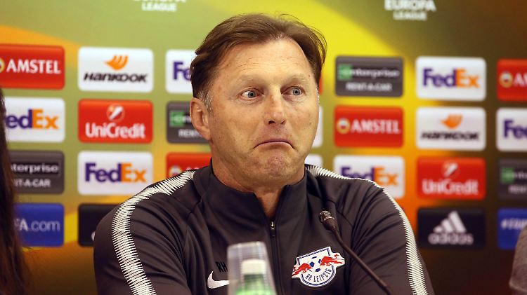 Der Besuch von Ralph Hasenhüttl mit RB Leipzig sorgt nicht gerade für Ekstase in Neapel.