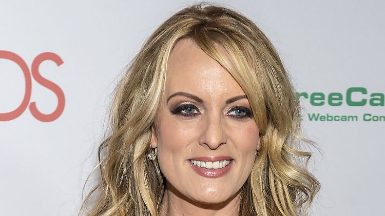 Den Zauber des Augenblicks mit Donald Trump will Stormy Daniels nicht länger für sich behalten - und vielleicht durch öffentliches Teilen noch mehr vergolden.