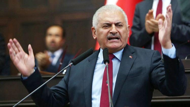Binali Yildirim, türkischer Ministerpräsident, hat Hoffnungen auf eine Freilassung Yücels geweckt.