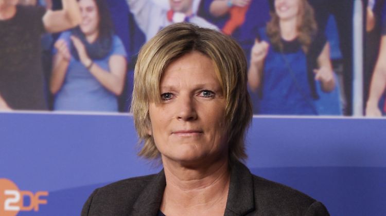 Claudia Neumann kommentiert für das ZDF.