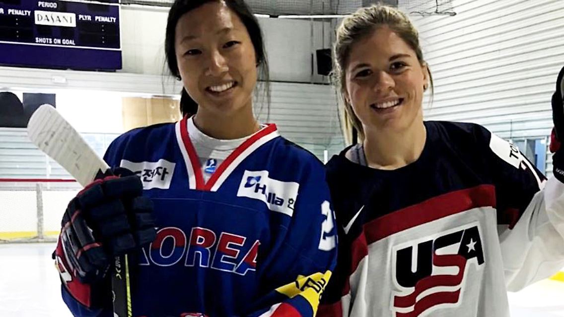 Eishockey-Freundinnen.JPG