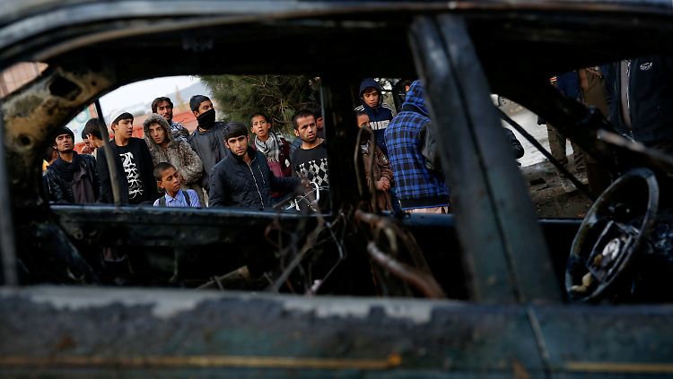Szene nach einem Selbstmordanschlag in Kabul. Terror gehört in der Millionenstadt zum Alltag.