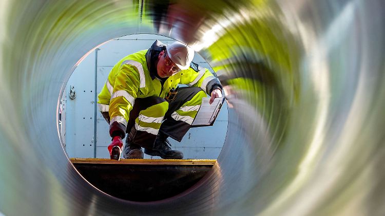 Die Rohre liegen bereit - aber Nord Stream 2 stößt auf Widerstand.