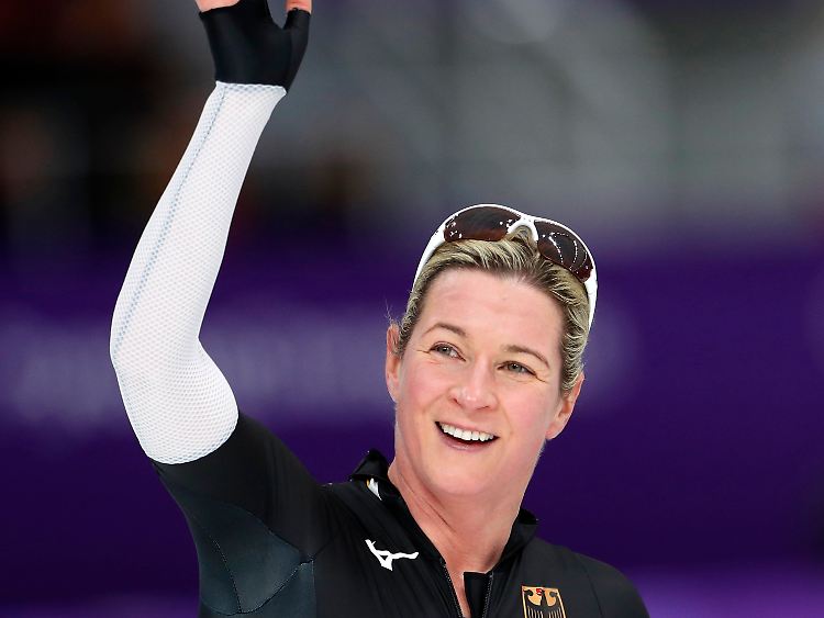 Ihre erste Olympiamedaille hat Claudia Pechstein 1992 im französischen Albertville gewonnen.