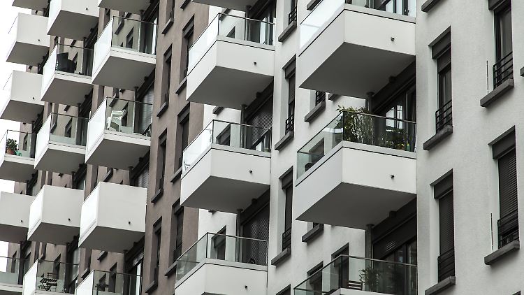Wer Leistungen zur Grundsicherung erhält, hat sechs Monate Zeit, um sich um angemessenen Wohnraum zu kümmern.