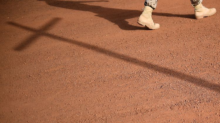 Müssen länger bleiben: Die Luftwaffe kann Soldaten nicht aus Mali ausfliegen.