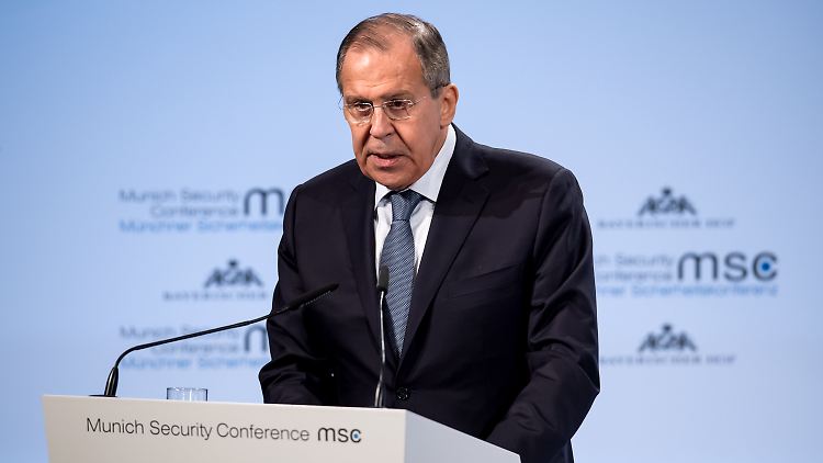 Russland Außenminister Sergej Lawrow sieht keine Beweise für eine Einmischung seines Landes in den US-Wahlkampf.