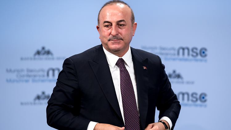 Cavusoglu wirft Özdemir Lügen vor, um in seiner Partei populärer werden zu wollen.