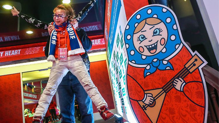 Im "Haus des Sports" feiert Russland während der olympischen Spiele - sich selbst und die Medaillen der OARs.