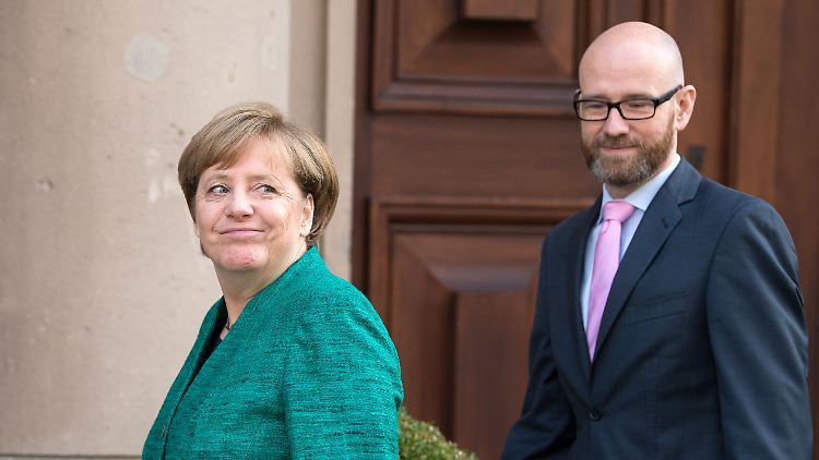 Generalsekretär Tauber tritt zurück, Kanzlerin Merkel könnte mit der Personalie ein Zeichen setzen.
