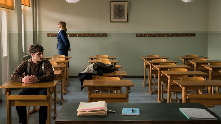 Eine Schweigeminute hat Folgen: So erzählt der Film "Das schweigende Klassenzimmer" auch von einer Übung in Loyalität.
