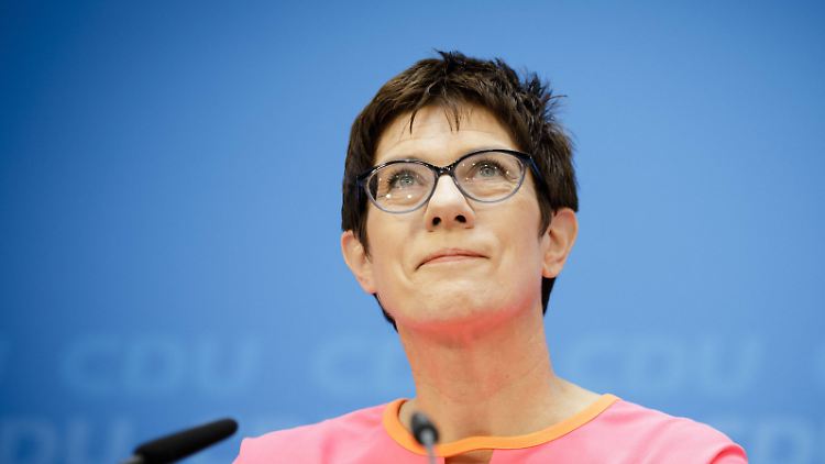 Annegret Kramp-Karrenbauer ist für ihren nüchternen Politik-Stil bekannt. 