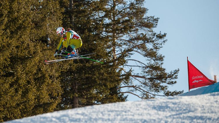 Skicrosserin Celia Funkler bei einem Trainingsrun 2017