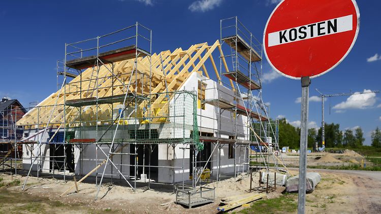 Wer ein Haus oder eine Wohnung baut oder kauft, soll zehn Jahre lang je Kind und Jahr einen Zuschuss von 1200 Euro erhalten.