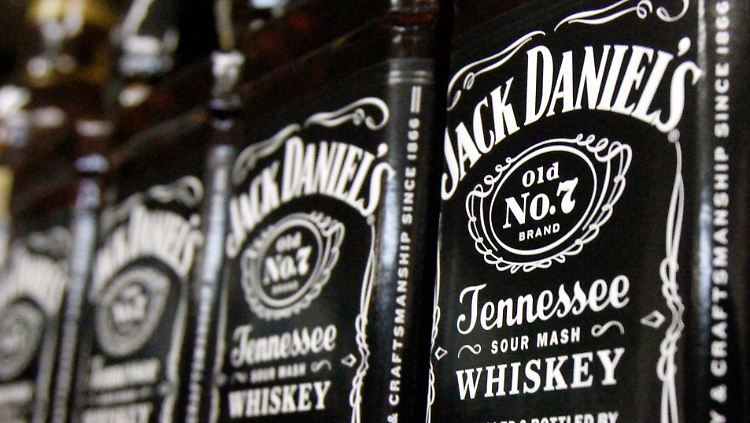 Die EU könnte Gegenzölle auf Mortorräder erheben - oder auf Bourbon wie Jack Daniels.