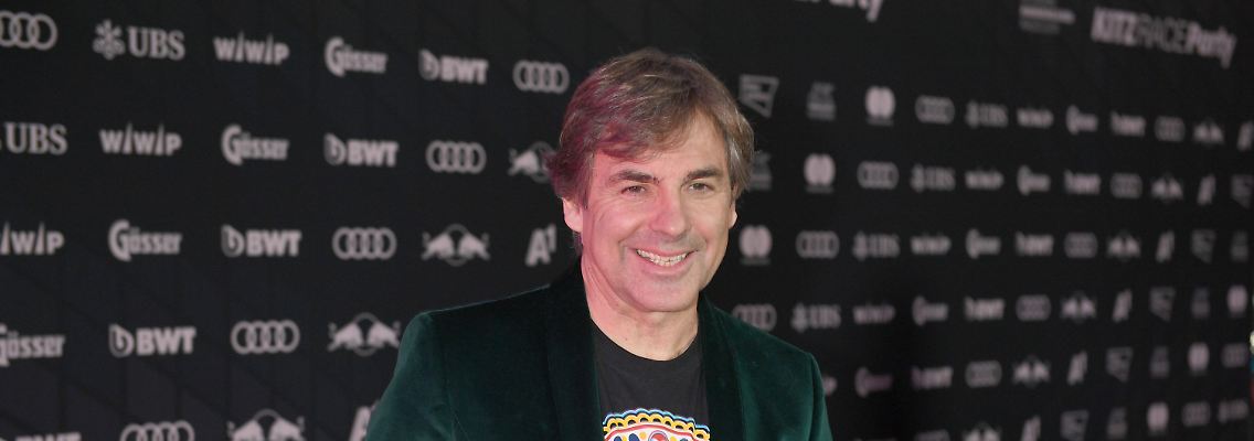 Wenn der Prinz nicht gerade Hänge runterjagt, entwirft er die Anzüge für die mexikanischen Skirennfahrer.