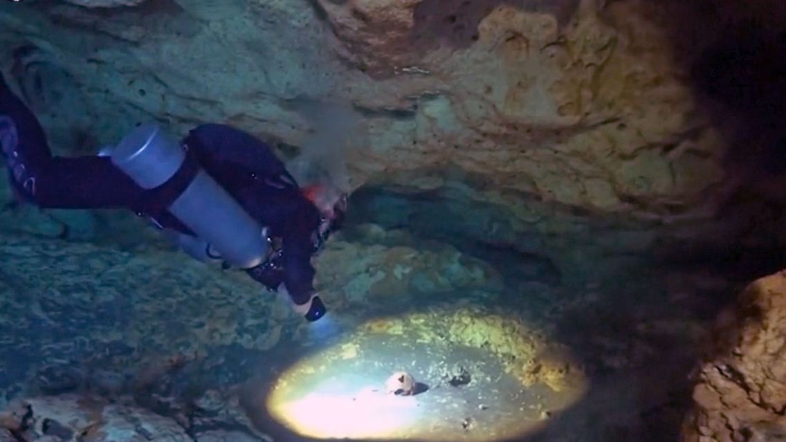 Unterwasserhöhle.jpg