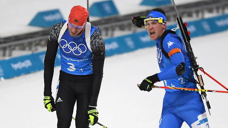 Auf Seiten Italiens herrscht pure Freude, auf Deutschlands purer Frust. Arnd Peiffer kommt nur als Vierter ins Ziel.
