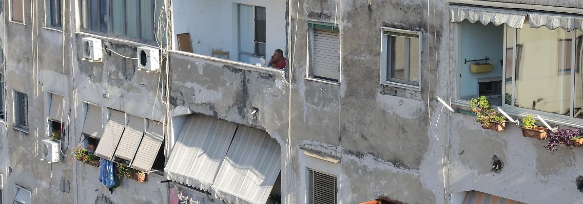 Das neapolitanische Stadtviertel Luzzatti steht angeblich Pate für den Rione, im dem die Ferrante-Figuren Elena und Lila leben.