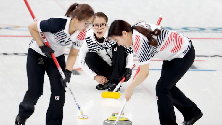 Skip Kim mit der großen Brille (m.) wird auch "Annie" genannt. Das liegt an ihrer Leidenschaft für Joghurt.